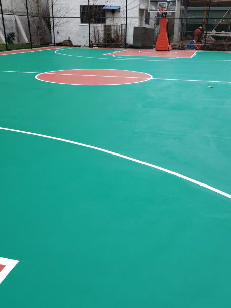 南阳 球场长期使用易出现地面开裂